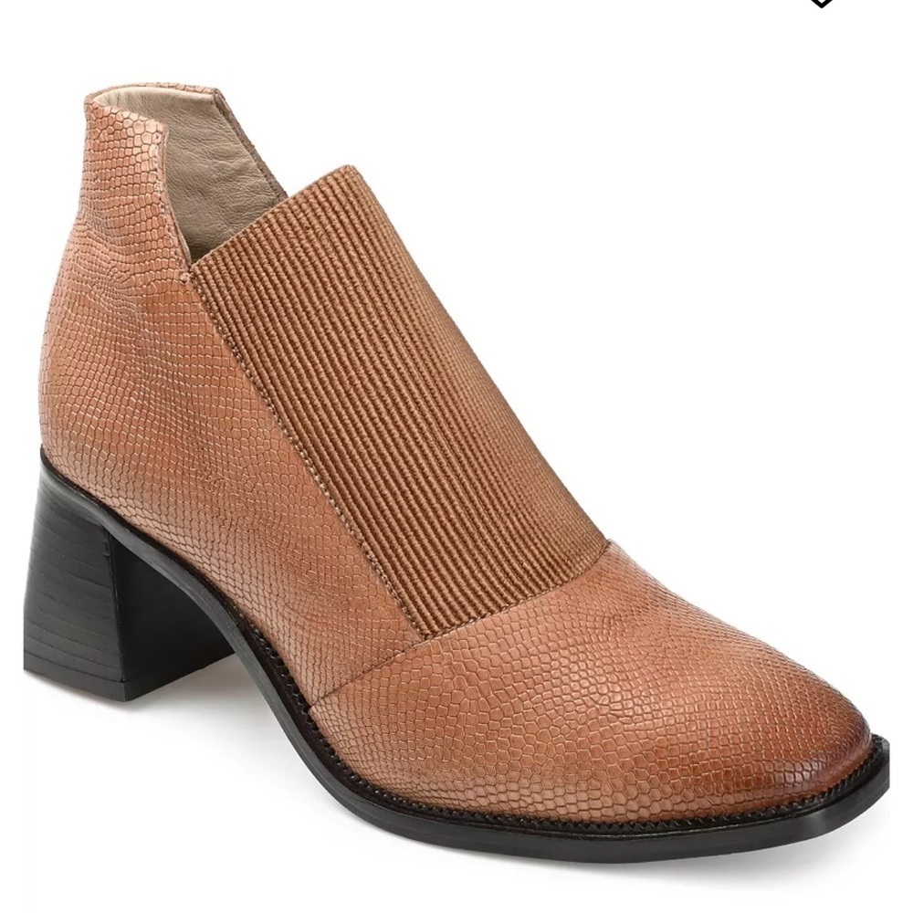 Chic Tan Textured Heeled Boots